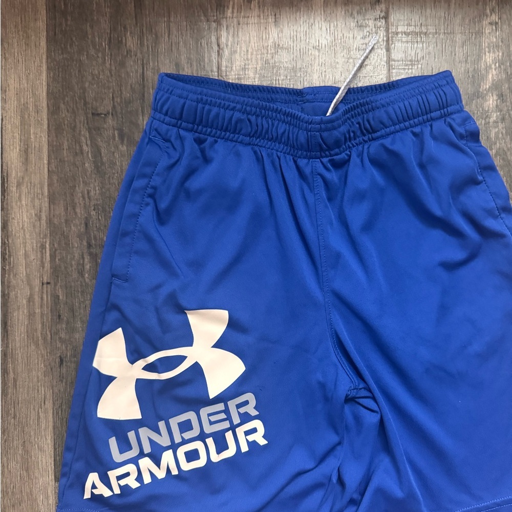 Under Armour Boys Royal Blue Sports Shorts - Picture 2 of 3